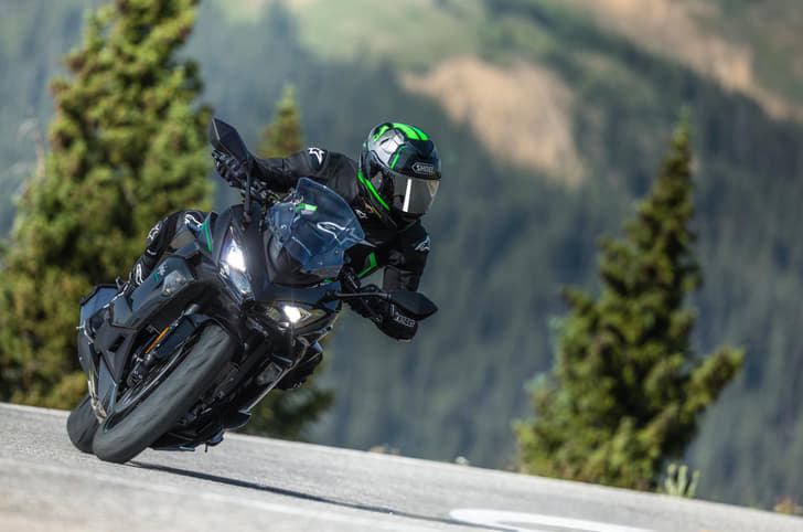 Kawasaki Ninja 1100SX cornering shot